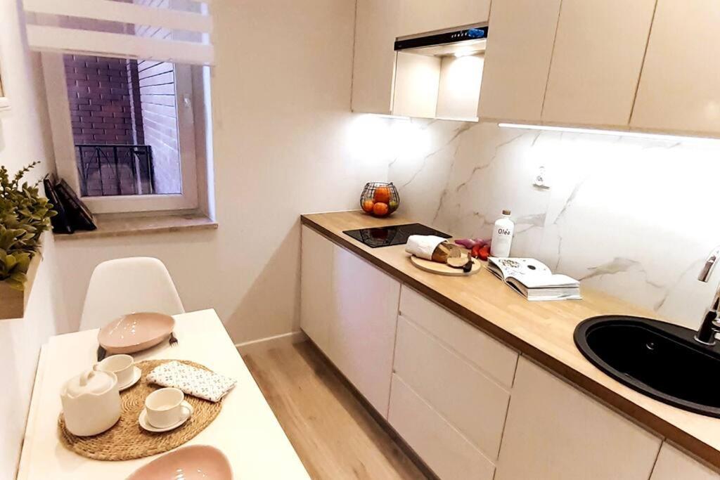 Rondo Onz Metro, Krochmalna 32A Street Varsóvia Exterior foto