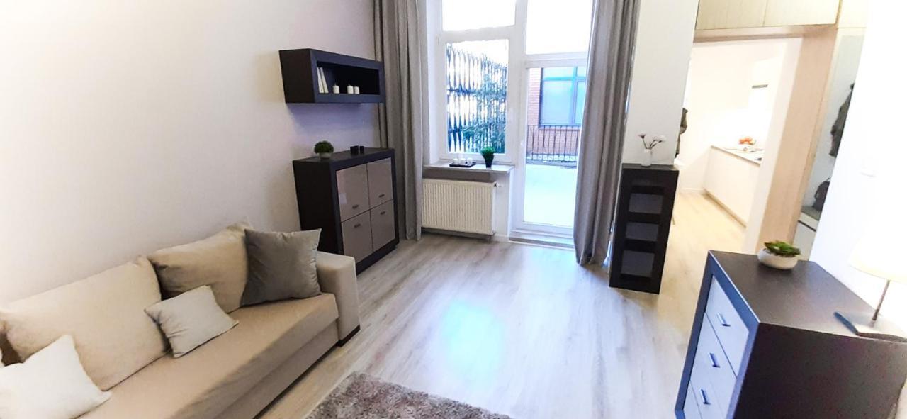 Rondo Onz Metro, Krochmalna 32A Street Varsóvia Exterior foto